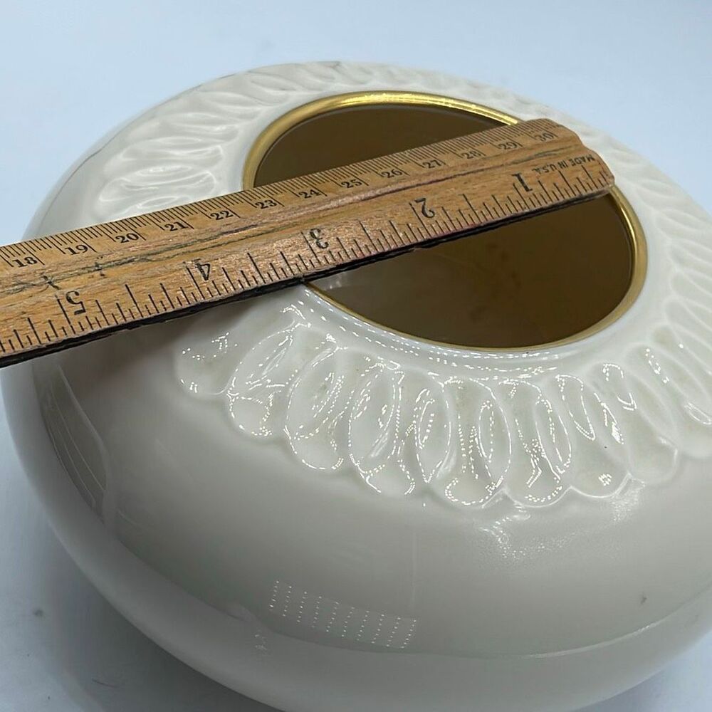 Lenox Masterpiece Collection vase embossed design 24K trim. - Picture 4 of 6